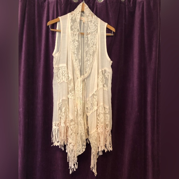 Pretty Angel Lace Accent Vest/Beach cover. - Picture 2 of 14